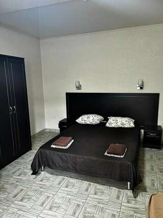 Мини-отель La vita Анапа Двухместный номер с 1 кроватью или 2 отдельными кроватями-6