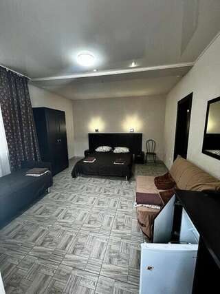 Мини-отель La vita Анапа Классический четырехместный номер-2