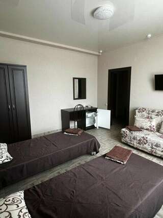 Мини-отель La vita Анапа Классический трехместный номер-4